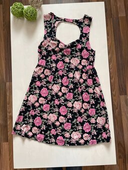 Letní květinové šaty s průstřihem zad, vel S/M-L, Forever 21 - 2