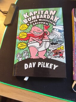 Knišky kapitán bombartak - 2