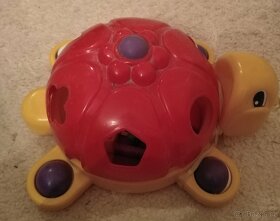 houpačka,kostičky,spoustu krásných hraček - 2