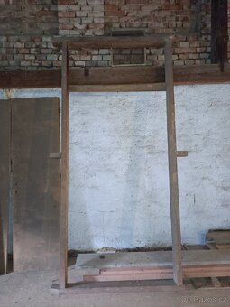 Dvoukřídlé vchodové dveře, zarubně - 2