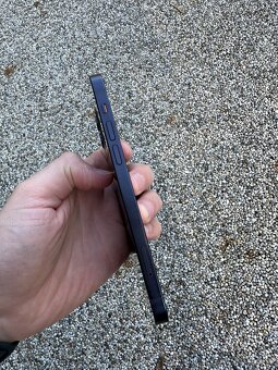 IPhone 12 - baterie 98% - 2