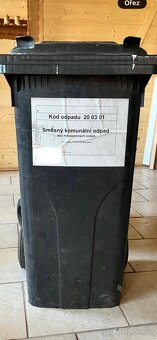 Plastová popelnice - 2