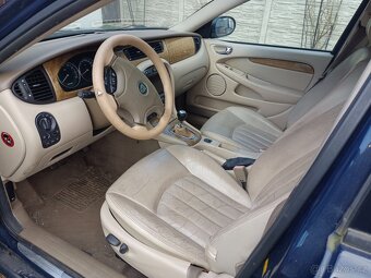 Jaguar X-Type, 2.5V6, benzín - 2