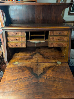 Starý sekretář - 2