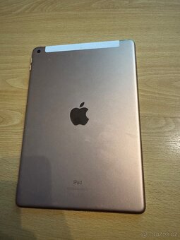 Apple iPad 8 128GB WiFi + Cellular Zlatý (2020) - 2