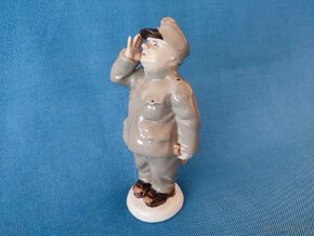 STARÁ PORCELÁNOVÁ SOŠKA DOBRÉHO VOJÁKA ŠVEJKA. - 2