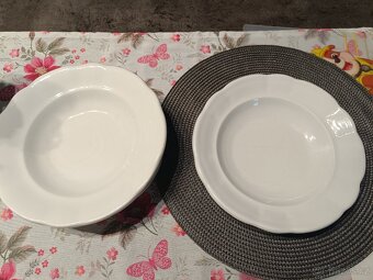 Talíře a dóza - 2