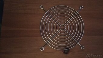 Mám takový ventilátor Revoltec 140.mm - 2