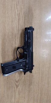 Airsoft pistole Taurus PT-92 - 2