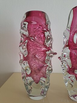 Růžové vazy 25-26cm-Jan Beránek. - 2