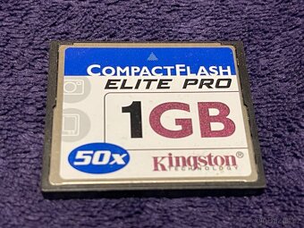 2× CF karta (1 a 4 GB) - 2