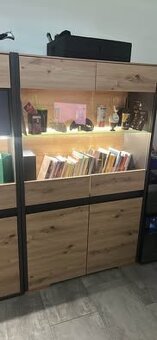 Komoda s podsvícenou vitrínou/máme 2ks - 2