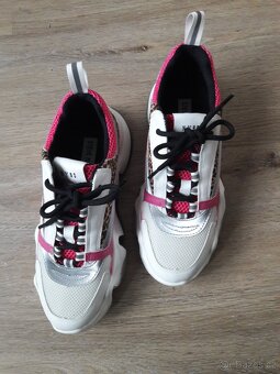 STEVE MADEN nové tenisky - 2