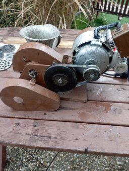 Ruční mlýnek na maso - 2