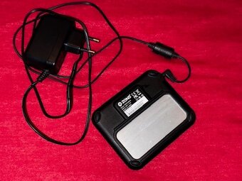 Indukční značková Qi nabíječka ZENS - 2