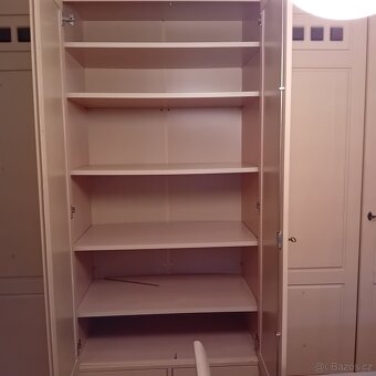 Šatní skříň "masiv - 2