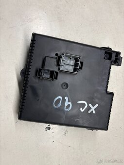 //Pojistková Skříň Volvo Xc90// - 2