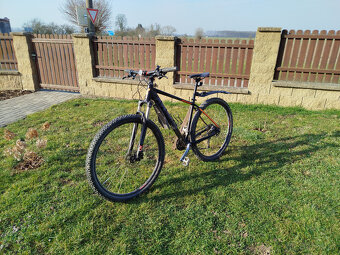 Pánské trekingové kolo CUBE - 2