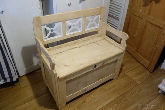 Historická lavice s úložným prostorem - 2