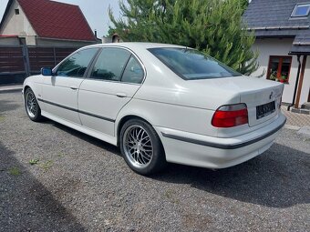 BMW 535i V8 Manuál - 2