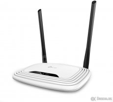 PRODÁM VE VELICE DOBRÉM STAVU bezdrátový router Router TP-Li - 2