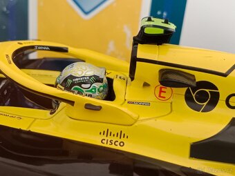 F1 McLaren MCL38 - 2