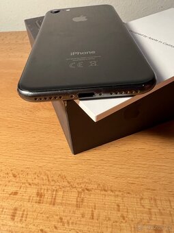 iPhone 8 – horší stav, 256 GB, 79% baterie - 2
