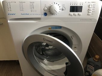 Pračka Indesit - 2