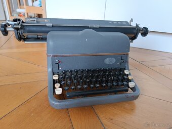 Retro psací stroj zn. ZETA - 2