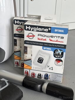 vysavač Rowenta RO7487EA Silence Force Allergy+ - 2