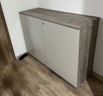 Skříňka / komoda - 2