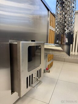 Koupací sud s hydromasážním a aeromasážním systémem - 2