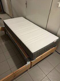 Dřevěné postele s vysokými matracemi - 2