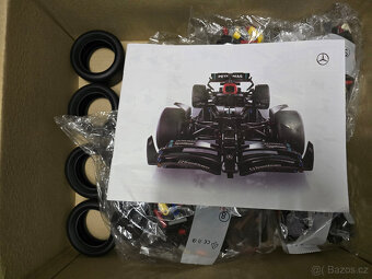Stavebnice Technic Mercedes-AMG F1 W14 E (náhrada) - 2
