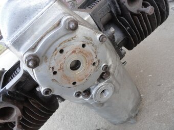 Motor BMW R11 5.série, BMW R12 - 2