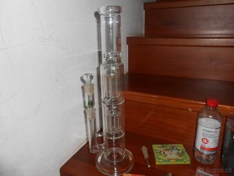 Bong s příslušenstvím - 2