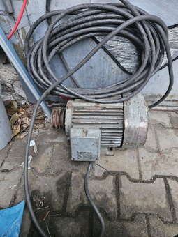 Prodám třífázový motor 4 kW – vhodný na cirkulárku - 2