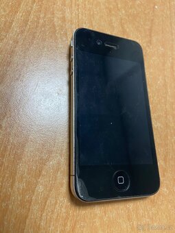 Prodám iPhone 4. Na náhradní díly. - 2