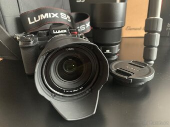 Prodám Panasonic Lumix S5 set s příslušenstvím - 2