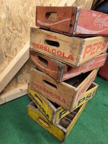 Staré sběratelské bedýnky od Coca coly a Pepsi - 2