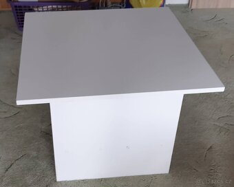 Prodám konferenční stolek. výška 55cm, pracovní deska 75X75c - 2