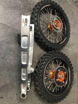 Ktm sx 50 prodloužená kyvná vidlice/kola 12/14 - 2