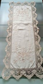 Běhoun na konferenční stolek - 2