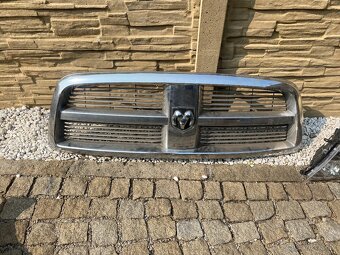 DODGE RAM 1500 - NÁHRADNÍ DÍLY,LAMPY,MASKA,PLAST - 2