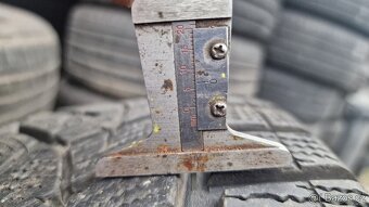 PRODÁM 4 ZIMNÍ PNEU GOODYEAR 235/60/18, CENA JE ZA 4 PNEU.IN - 2