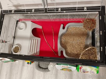 Klec pro králíky s vybavením - 2