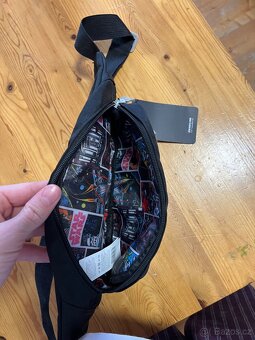 Stylová ledvinka STAR WARS (Nová, s visačkou) - 2