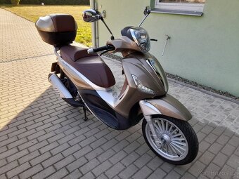 Piaggio Beverly 300 - 2