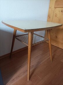 retro stolek s výpletem - 2
