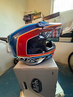 Motokros, enduro, přilba, helma od Troylee Designs, Airoh - 2